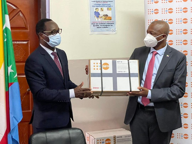 L’UNFPA a remis des kits sanitaires au ministère de la santé