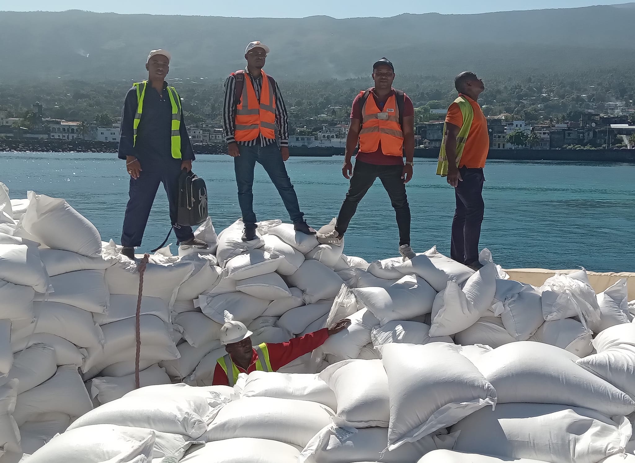 image 12000 tonnes de riz attendues ce mardi