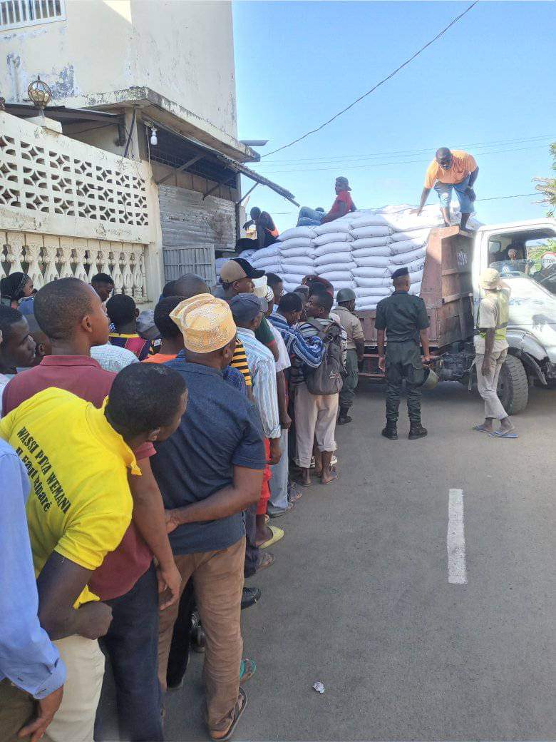 image Une distribution musclée du riz à Fomboni