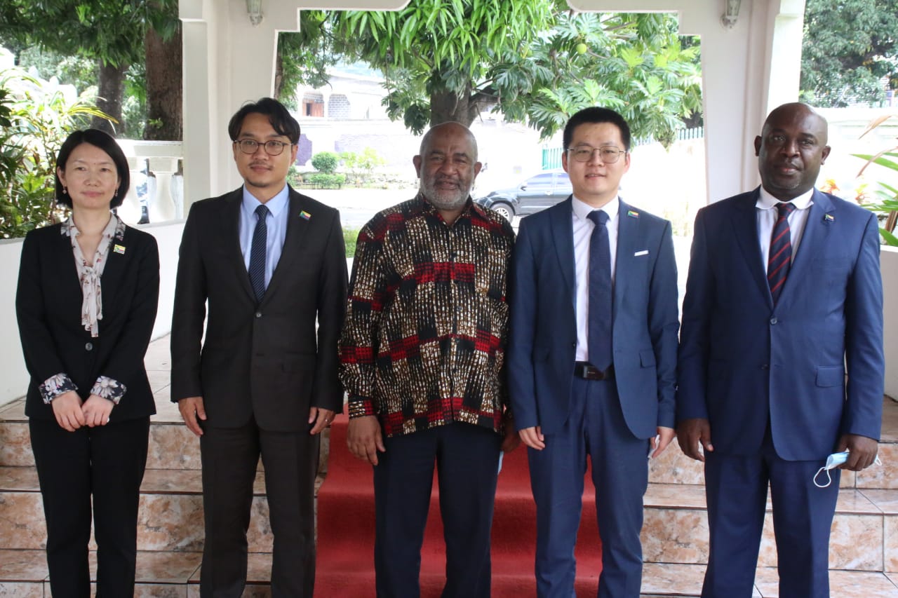 image Visite du président de groupe Huawei région Afrique à Moroni Will Weng mise beaucoup sur la formation