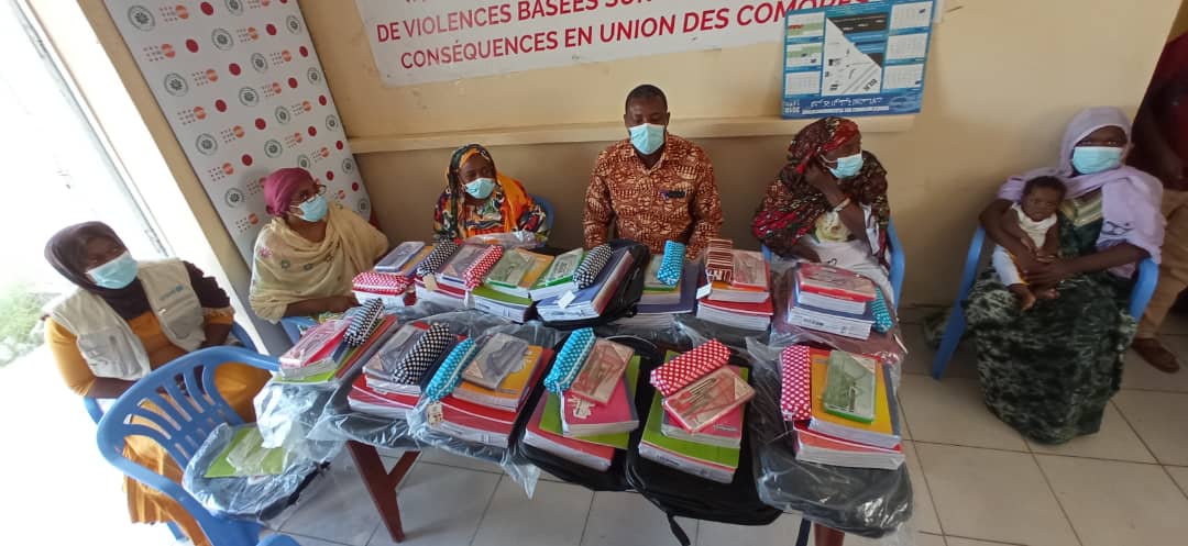 image Des fournitures scolaires destinées aux filles-mères scolarisées