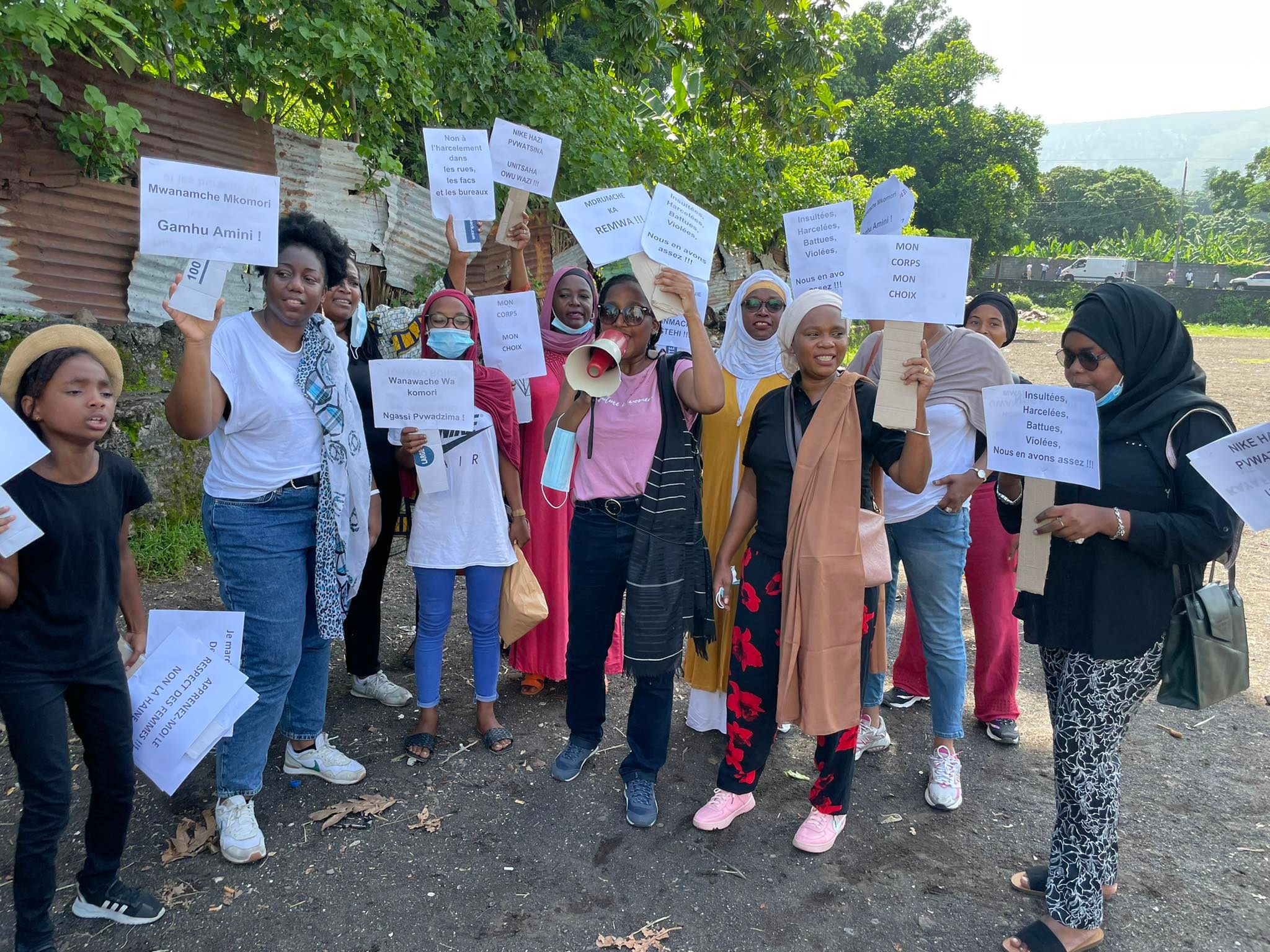 image Marche pacifique :  Hima réclame le respect des droits de la femme comorienne