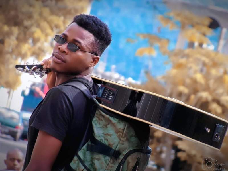 M-Boka, un artiste musical qui place haut la barre