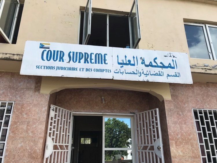image Une journaliste refoulée de la Cour suprême à cause de sa tenue