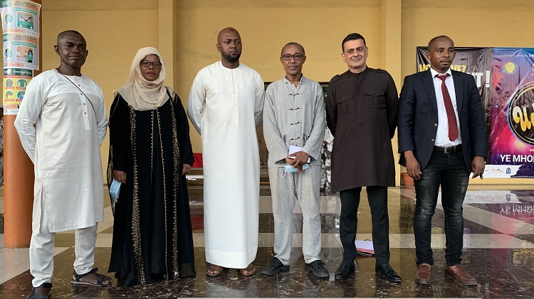 image Faire enregistrer des commerçants à la veille du scrutin est « légal »