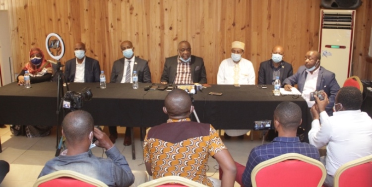 image Le parti au pouvoir se réjouit du nouveau gouvernement