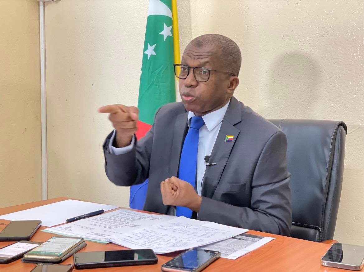 image Le ministre Djaé tire à boulets rouges sur Mamadou