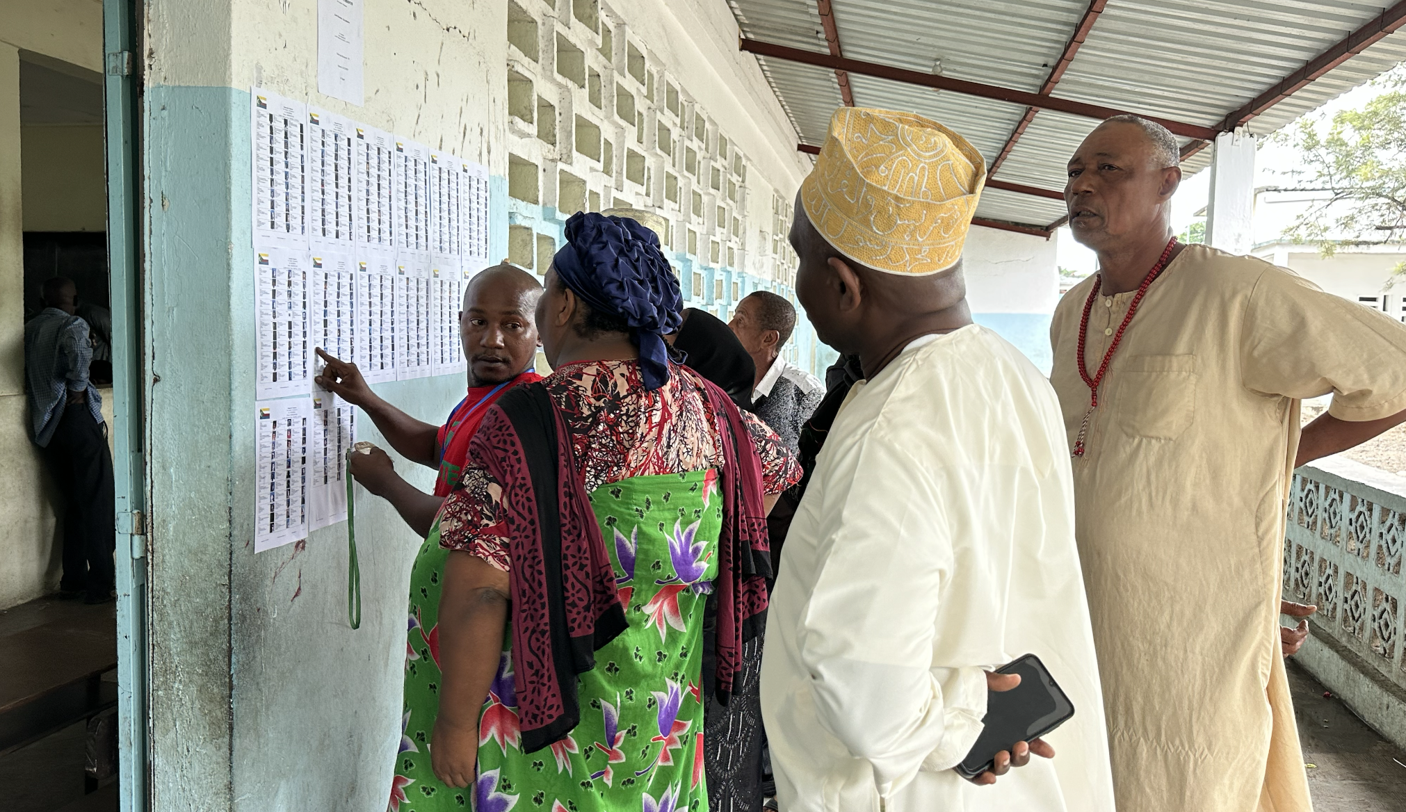 image Élections législatives : Désorganisation et tensions dans des bureaux à Moroni