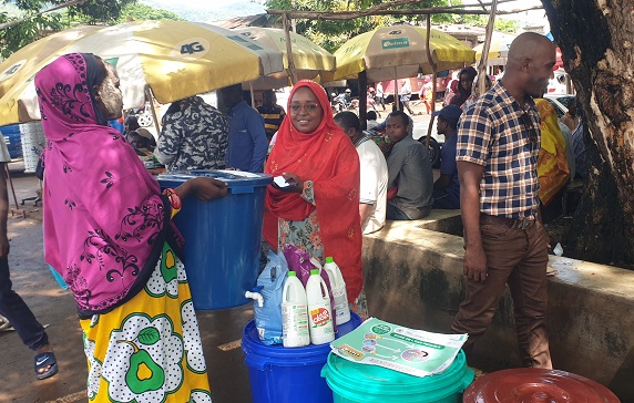 image L’ANGD s’engage dans l’hygiène et le nettoyage des marchés à Mohéli
