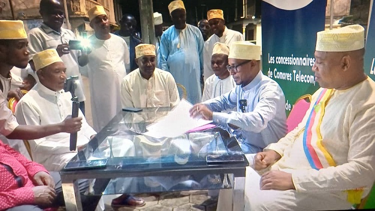 image Éclairage public Le quartier Comores Télécom inauguré à Fomboni