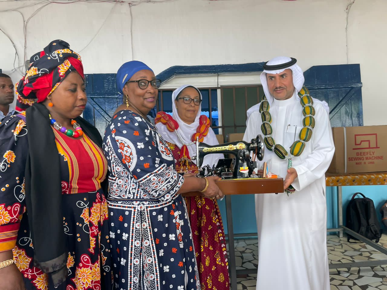 image Coopération Comores / Arabie Saoudite Un don de machines à coudre en faveur de l’école Les Hirondelles