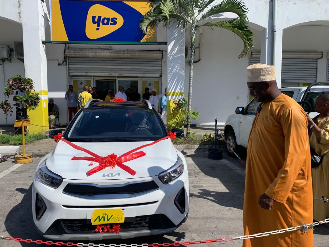 image Tombola Hayassa : Une voiture et un billet d'avion mis en jeu