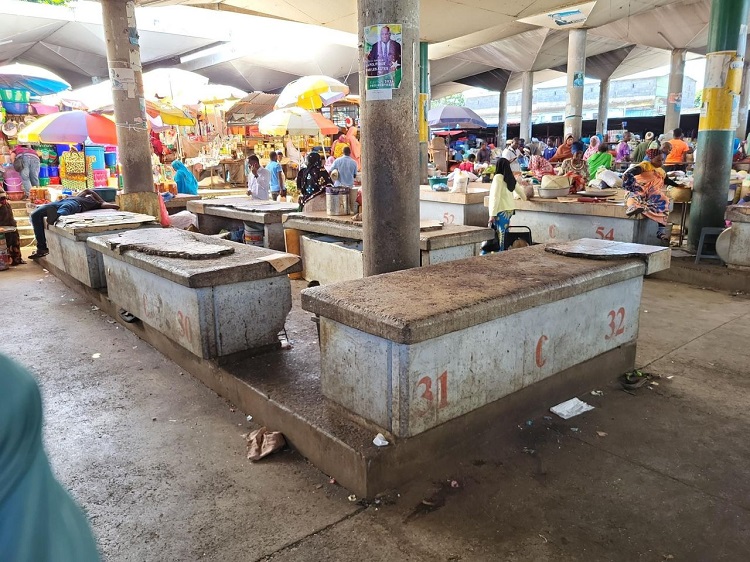 image Les vendeurs de poisson campent sur leur position