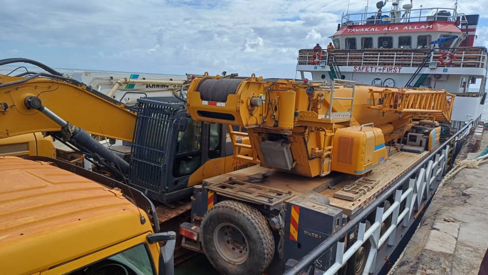 image Construction du port de Bangoma: Le deuxième lot d'engins déjà sur place