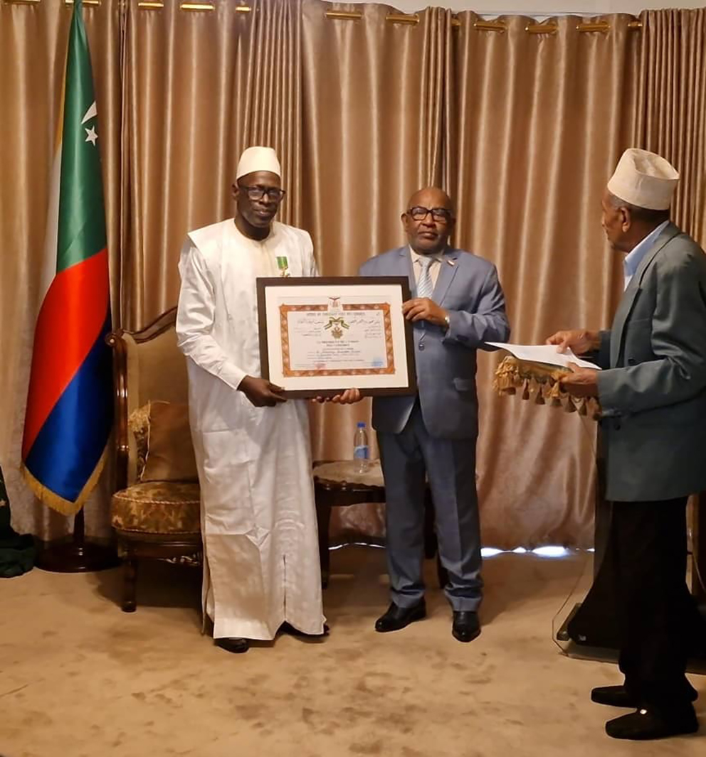 image OMS - Comores: Dr Diarra décoré de l’ordre du Croissant vert