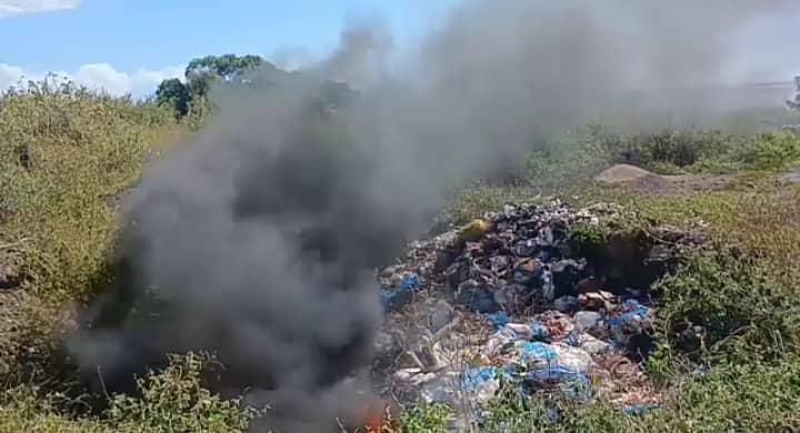 image Consommation: 900 cartons de produits carnés incinérés à Mohéli
