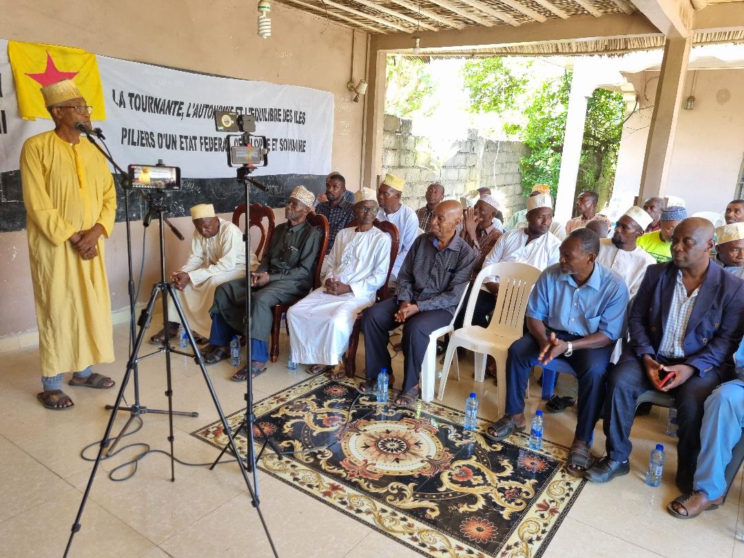 image Accord-Cadre de Fomboni du 17 février 2001: Une cérémonie maintenue malgré l’interdiction