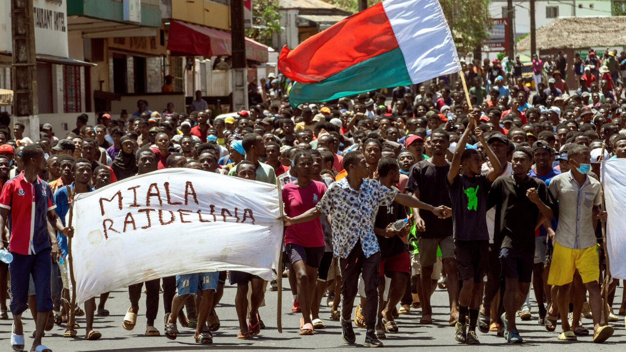 Crise sociale à Madagascar : Le président Rajoelina veut reprendre la main