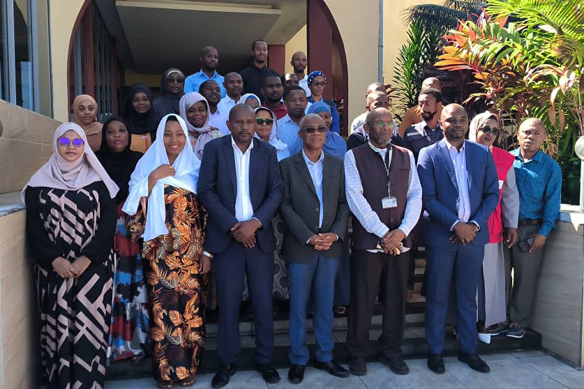 Des jeunes formés sur la surveillance et la détection rapide des menaces sanitaires