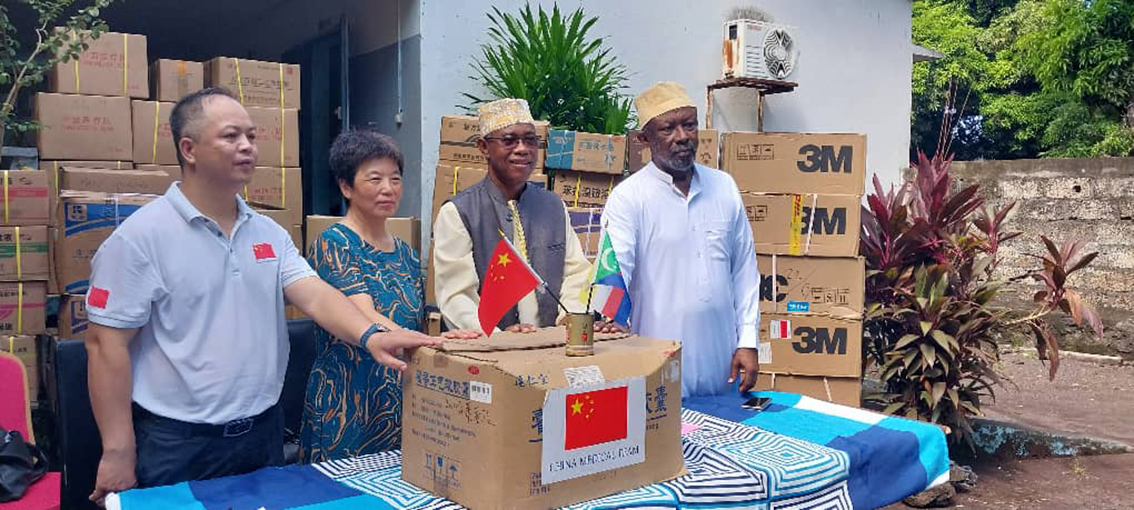 La Chine offre des équipements médicaux à l'hôpital El-Maarouf