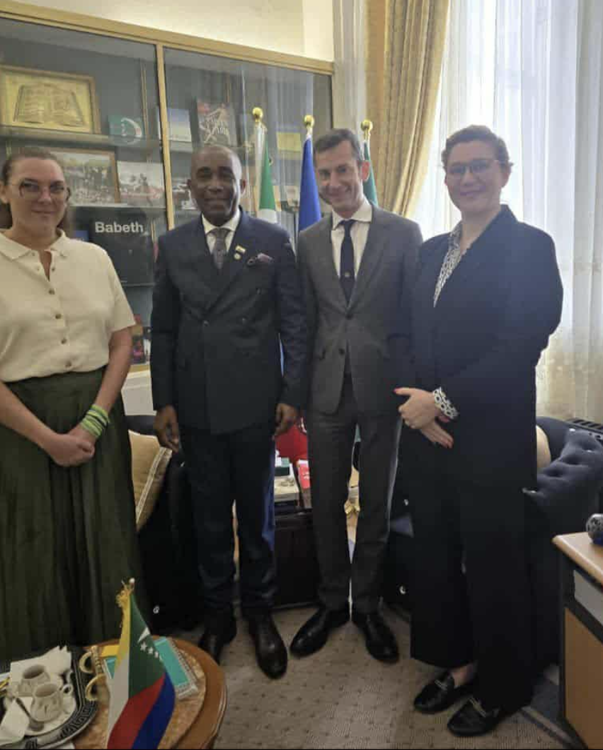 image Coopération: Une rencontre pour redynamiser les relations entre Moroni et Paris