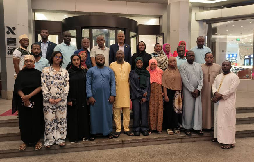 image Formation en Chine :  L'ambassadeur des Comores rend visite aux participants comoriens