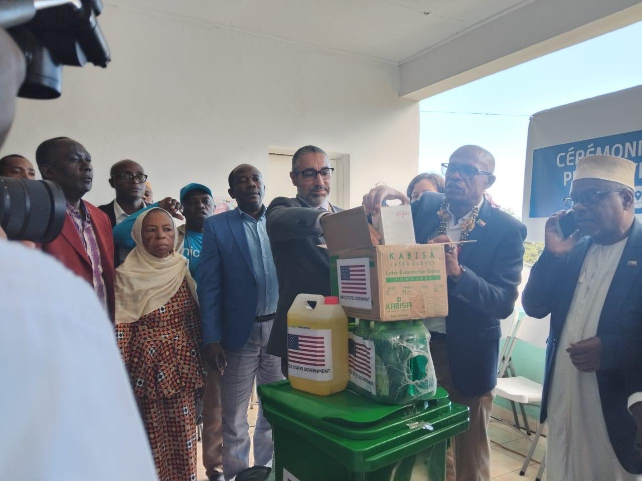 image L'UNICEF remet des équipements au CHRI de Sambakouni