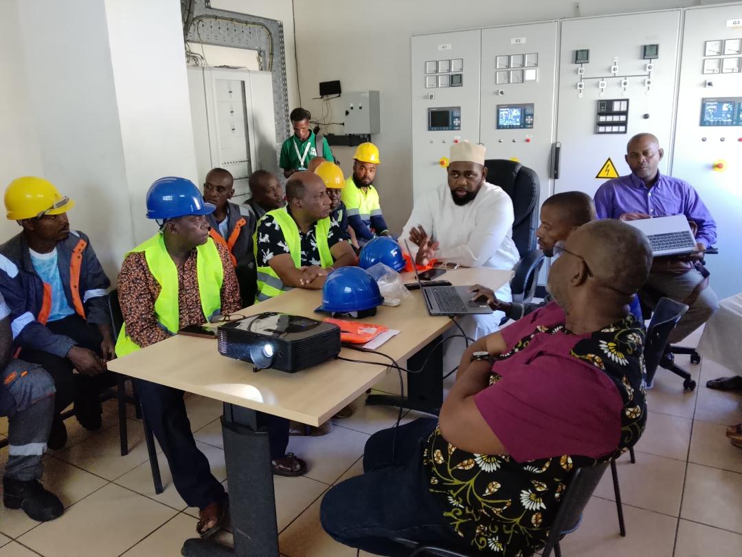 image Electricité:  Le patron de Sonelec en immersion à Mohéli pour la modernisation du réseau