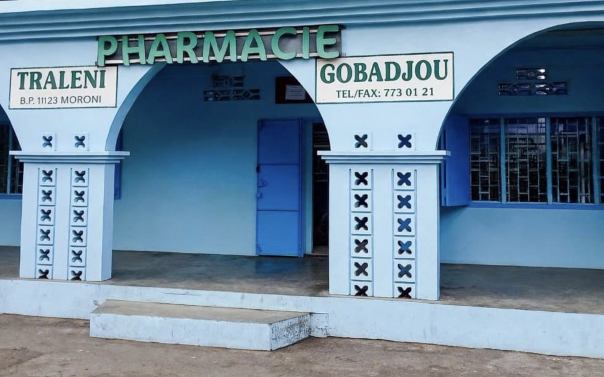 image Pharmacie Traleni fermée pour vente de produit présumé périmé