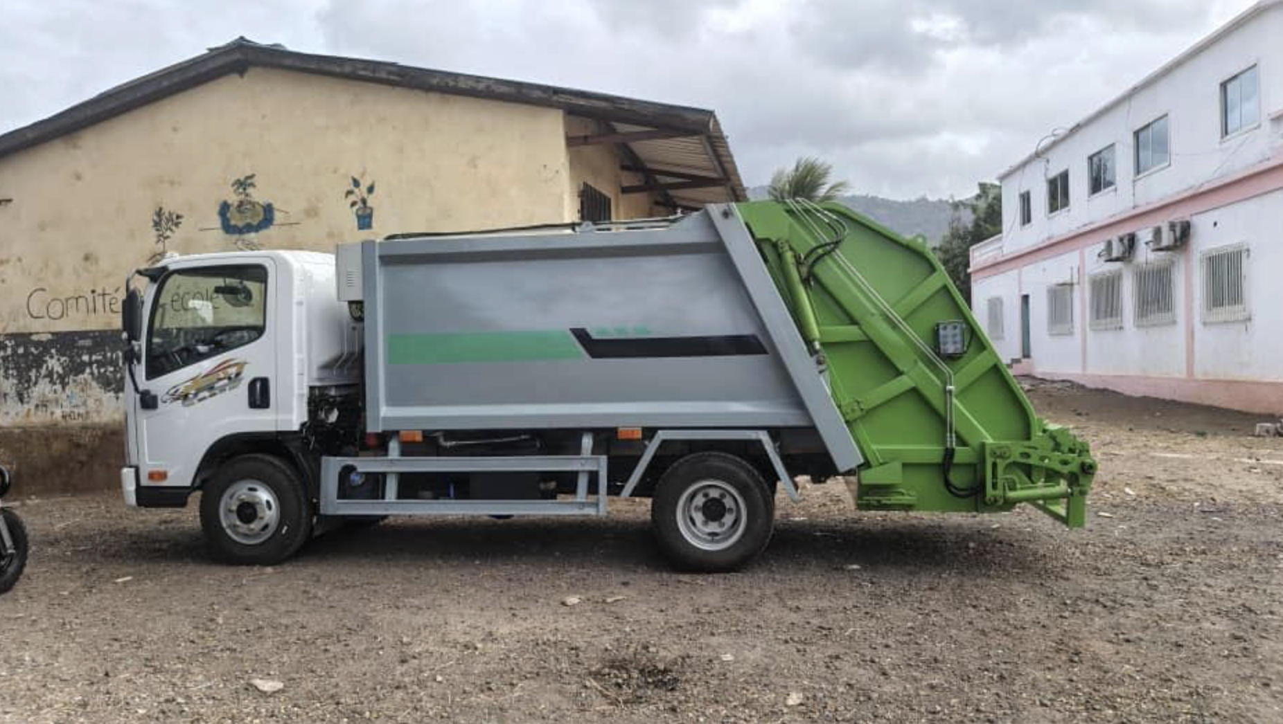 image Gestion de déchets Un camion compacteur et trois moto-bènes pour Mohéli