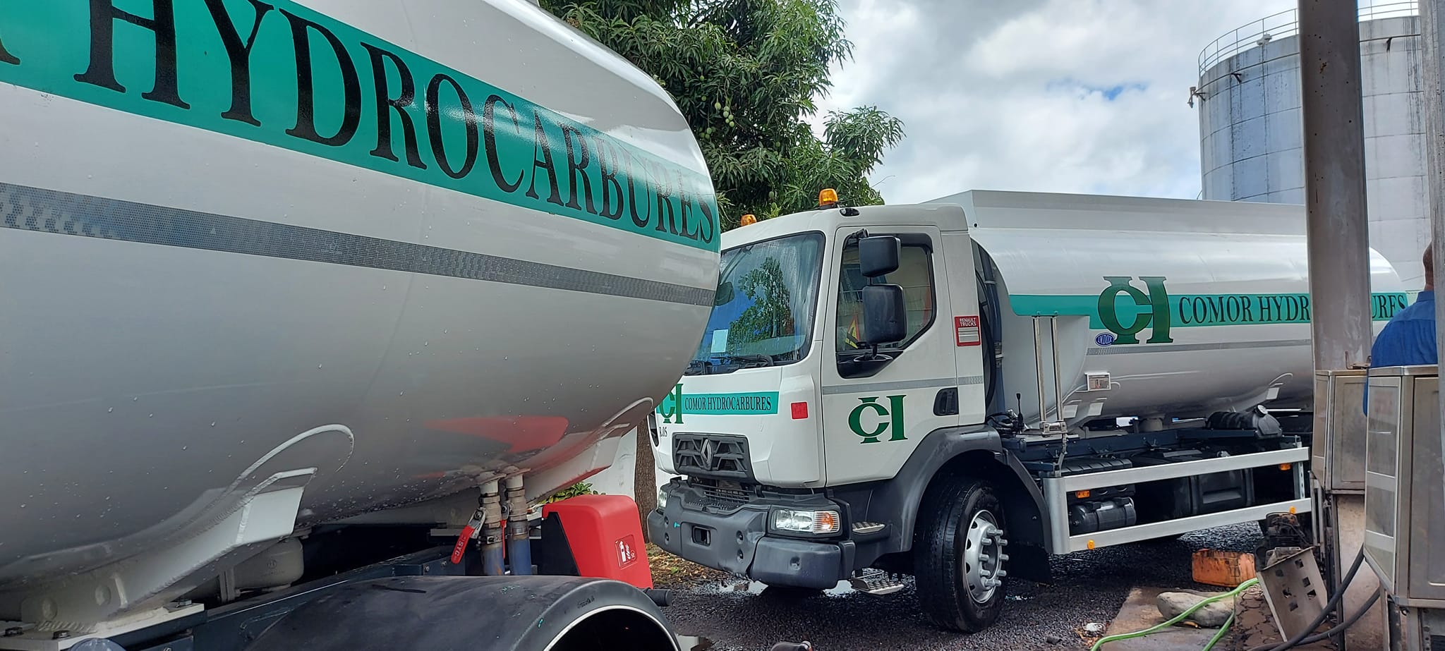Des employés aux arrêts pour vol de carburant