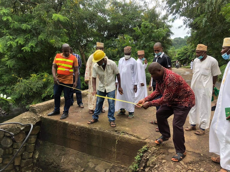 image Infrastructures: Le Ministre de l’aménagement a visité la route Miringoni-Ouallah