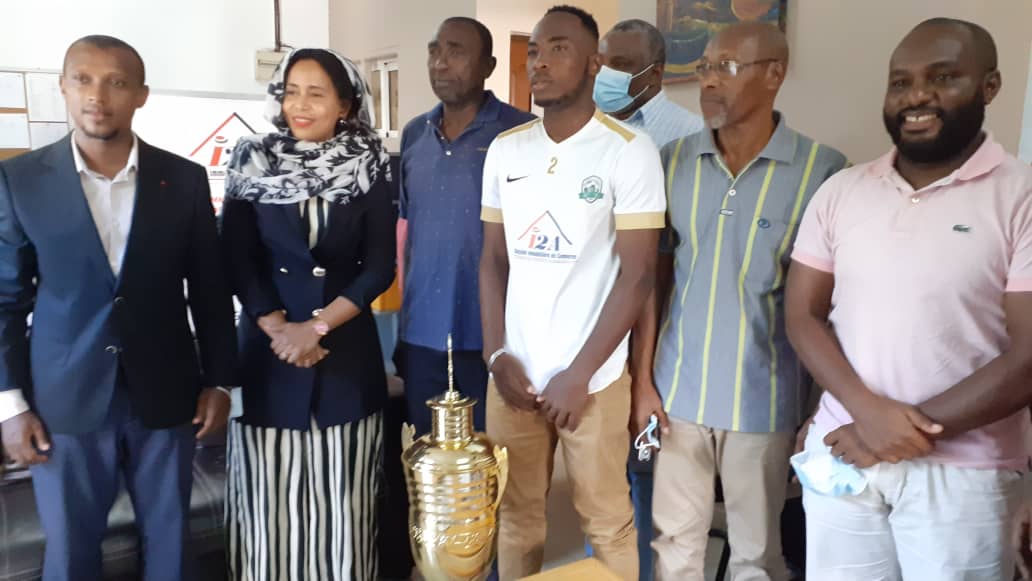 Bonbon Ndjema félicité par la société I2A
