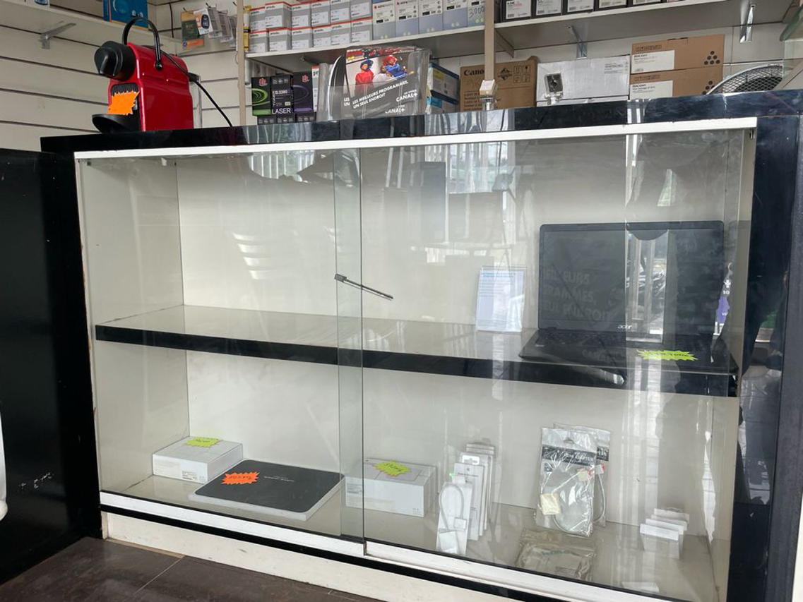 image Un magasin d’informatique cambriolé de façon chirurgicale à deux pas de la police