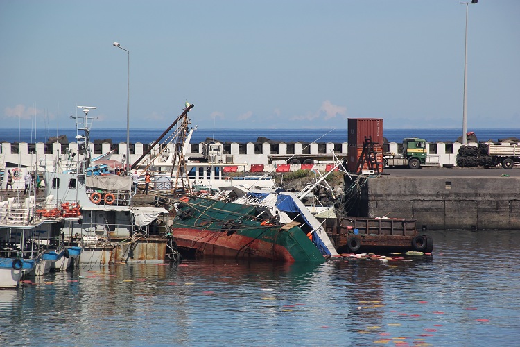 image Transport maritime : Le navire Majunga II a chaviré, les passagers pleurent leurs bagages