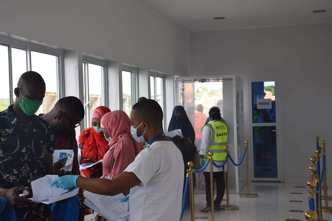 image Le personnel de santé de l’aéroport en arrêt de travail