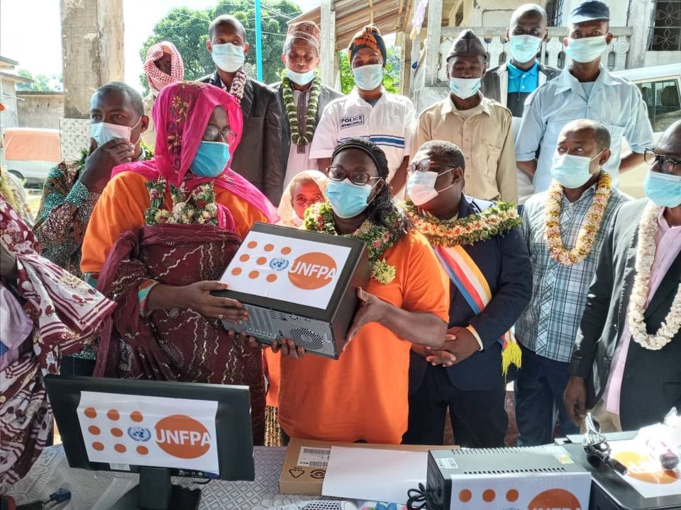 image L’UNFPA remet du matériel informatique et mobilier aux comités de veille de Mohéli