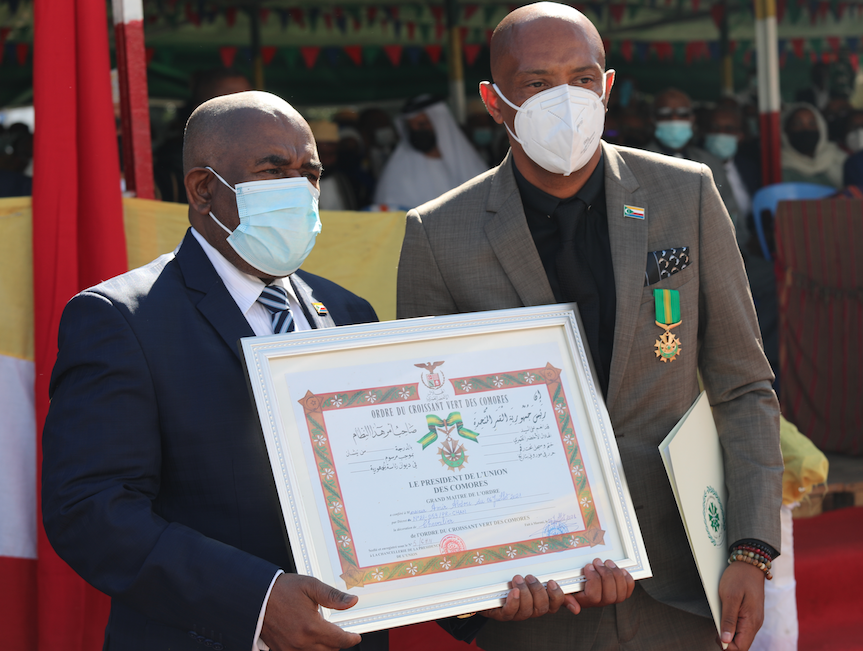 image FFC : Le sélectionneur des Cœlacanthes élevé au rang de Chevalier du Croissant Vert Comorien