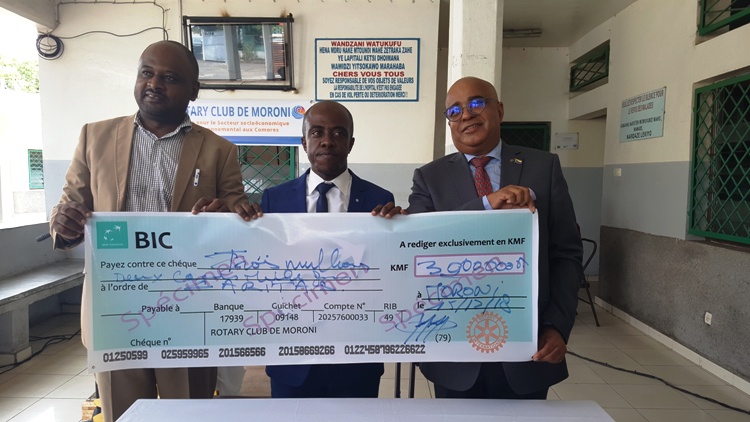 Réhabilitation du Centre Caritas par Rotary Club / 3 200 000 Kmf pour la réhabilitation du Centre Caritas de Moroni