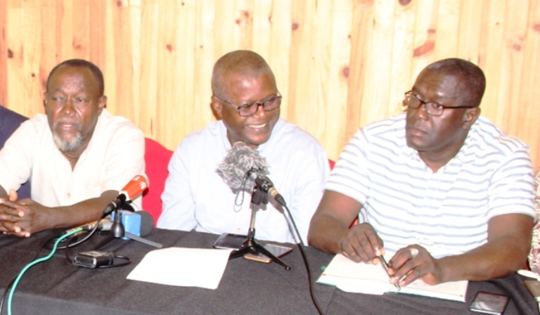 Crise post-Crise post-électorale  / L'AMP dénonce « une rébellion » dans le paysélectorale L'AMP dénonce « une rébellion » dans le pays