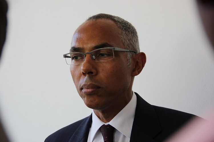 Propos controversés du président Macron « Rien d’humiliant ou de méprisant », selon l’ambassadeur Robby Judes