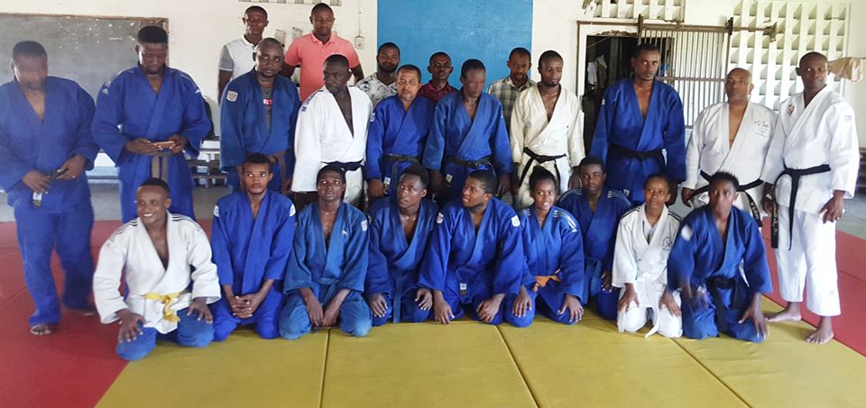 image Fédération Comorienne de Judo / Formation des arbitres, âges et sexes confondus, à l'Injs