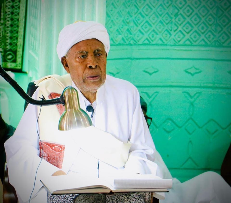 image Décès du grand Mufti de la République / Mohamed Outhamane : « Une bibliothèque a brûlé »