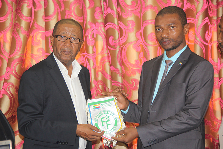 image Visite du ministre en charge des sports à la fédération de Foot Salim Mahamoud affiche son ambition « de développer le foot comorien »