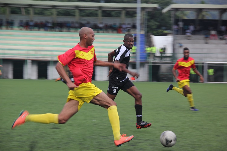 image Football : Tournoi des îles Pluie de buts à Moroni entre Réunion et Mayotte (14)