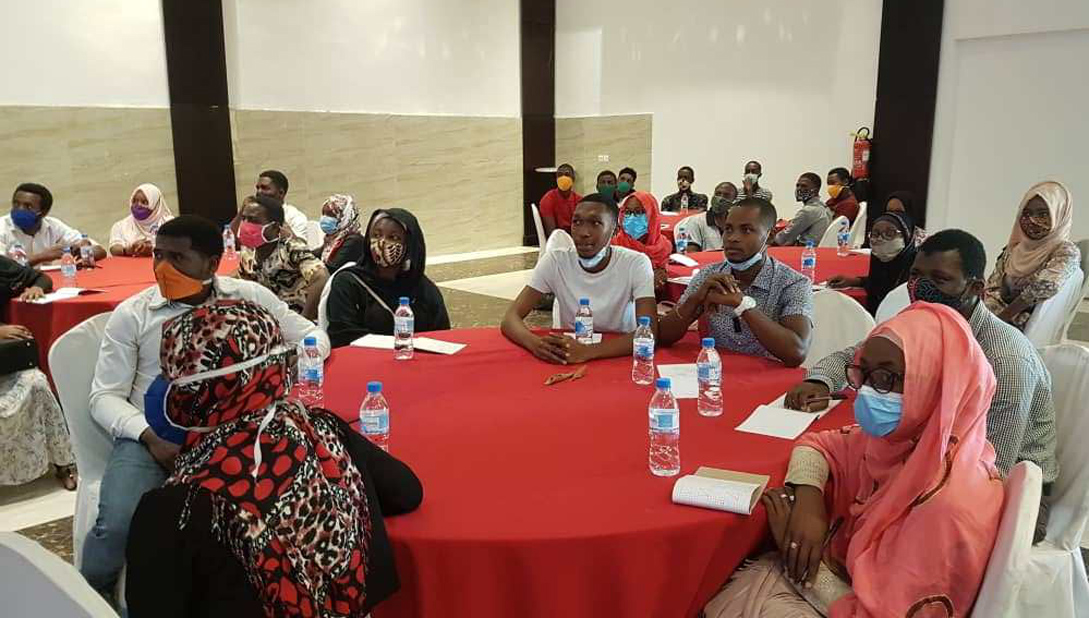 Le Rotary club de Moroni initie les étudiants à « la communication en leadership »