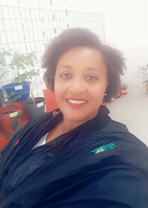 image Avec une licence en agriculture, elle fait sa vie avec les fleurs